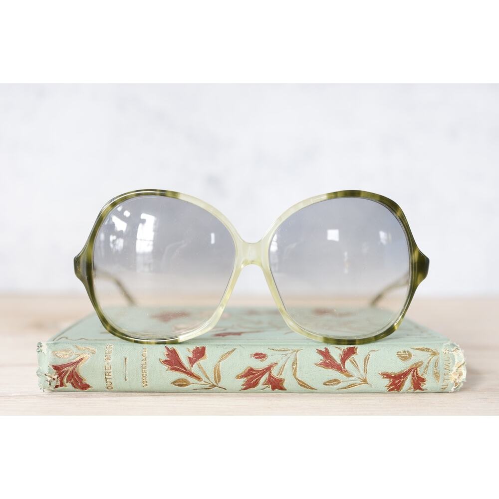 Vintage 1970s Sunglasses USA Made Coastal Grandma Retro Resort Festival NOS